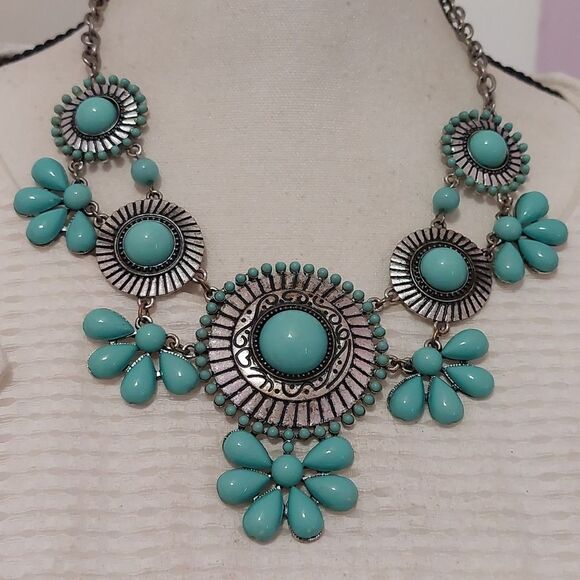 Bohemian Southwestern Inspired Faux Turquoise and Silver Tone Statement Necklace - Picture 4 of 5